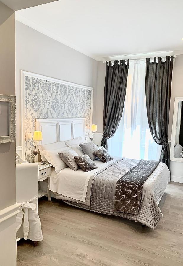 Couette-café Charme & Chic 2*